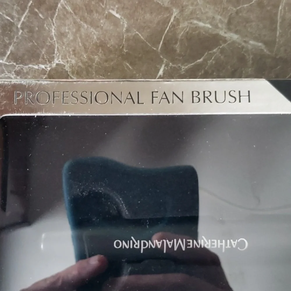 Professional fan brush‎
